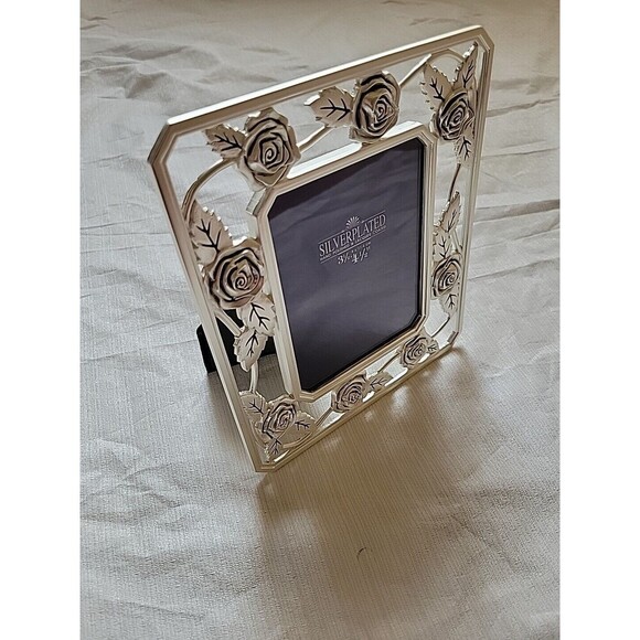Picture Frame Silver Plated Vintage Rose Picture Frame 3 1/2 x 4 1/2" - Picture 3 of 4